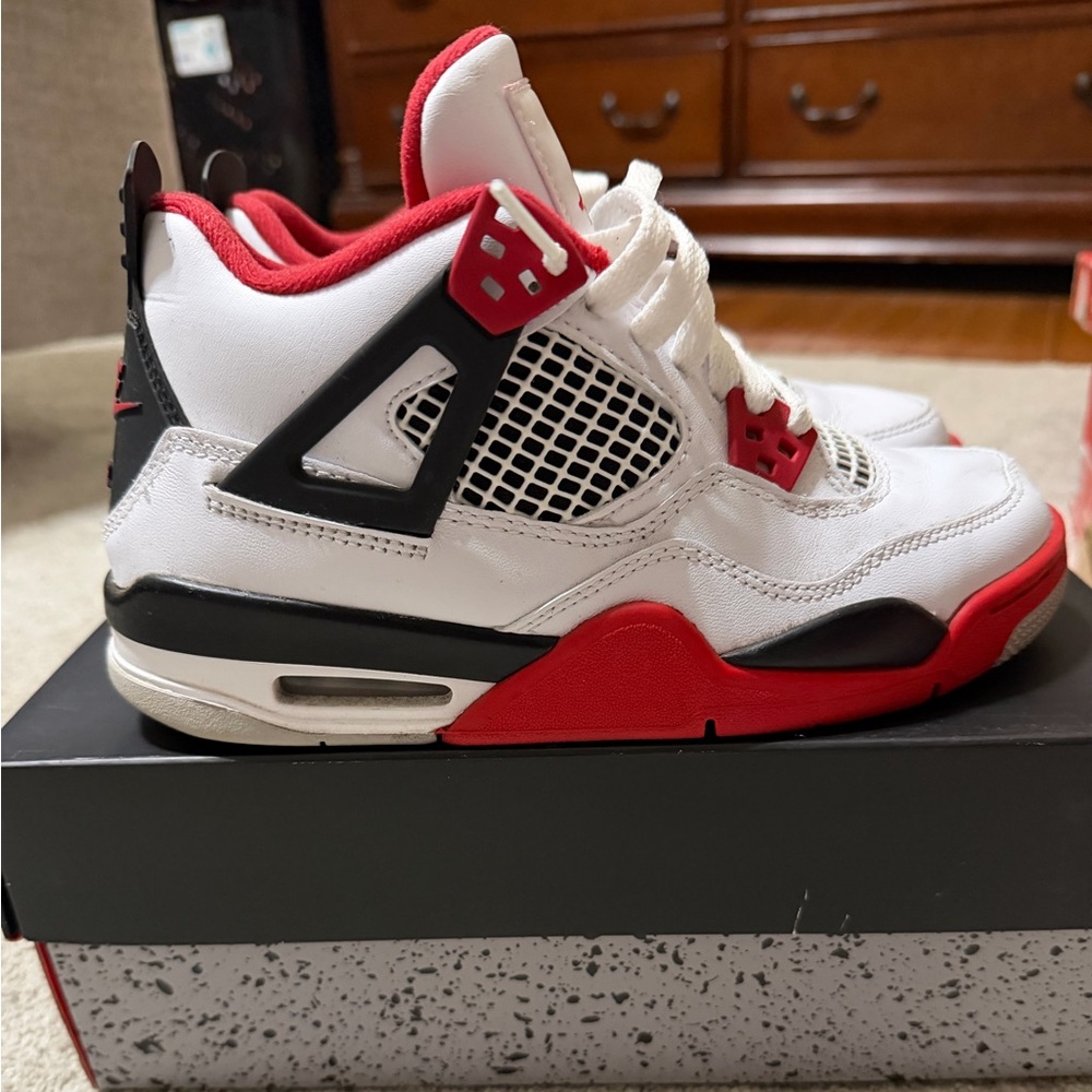 Retro Jordan 4 Red Fire 🔥